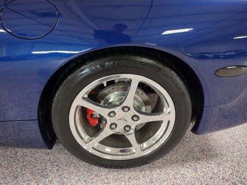Used 2004 Chevrolet Corvette Convertible w/ Preferred Equipment Group RWD image 25