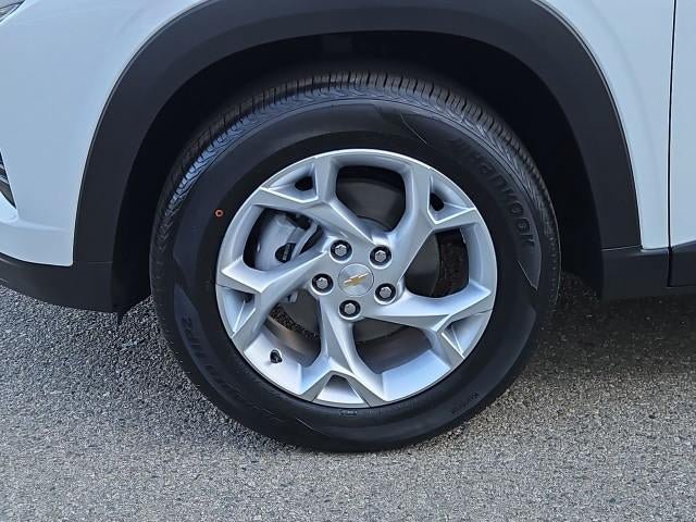 New 2026 Chevrolet Trax LS w/ LS Convenience Package FWD image 32