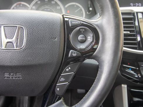 Used 2017 Honda Accord Touring image 35