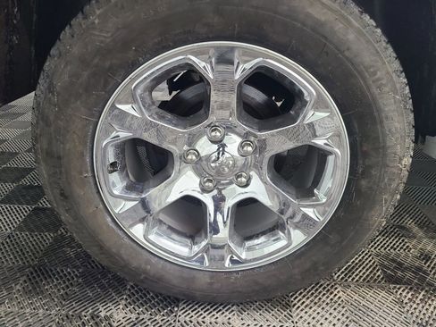 Used 2017 RAM 1500 Laramie w/ Convenience Group image 12