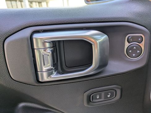 New 2026 Jeep Gladiator Sport AWD/4WD image 11