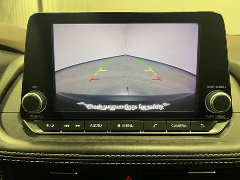 Used 2023 Nissan Rogue S image 22