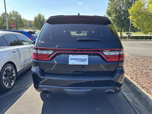 Used 2022 Dodge Durango SRT w/ Premium Interior Group AWD/4WD image 9
