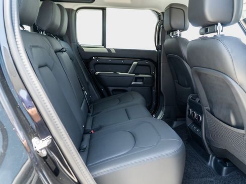 New 2025 Land Rover Defender 110 X-Dynamic SE image 24