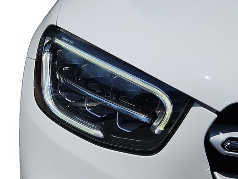 Used 2020 Mercedes-Benz GLC 300 4MATIC image 10