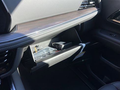 New 2026 Chevrolet Suburban LT w/ Comfort Package image 29