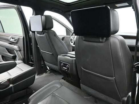 Used 2021 Chevrolet Suburban LT w/ Rear Media and Nav Package image 12