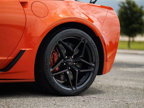 Used 2019 Chevrolet Corvette ZR1 RWD image 9