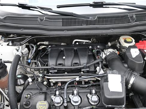 Used 2018 Ford Explorer XLT w/ Equipment Group 201A image 26