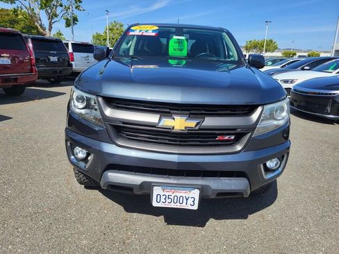 Used 2019 Chevrolet Colorado Z71 AWD/4WD image 2