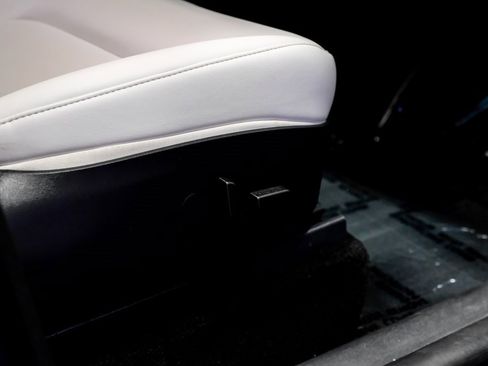 Used 2021 Tesla Model Y Performance image 35