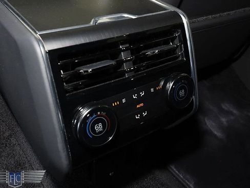 Used 2023 Land Rover Range Rover SV image 23