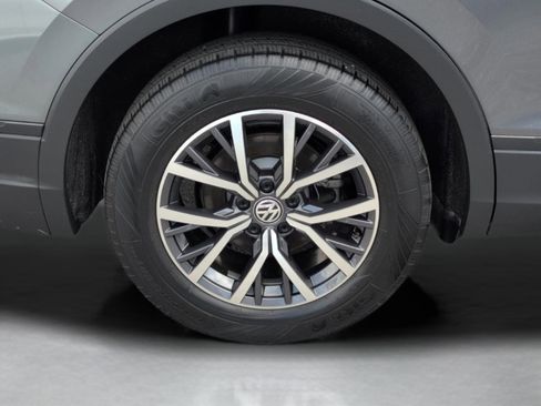 Used 2021 Volkswagen Tiguan S image 26