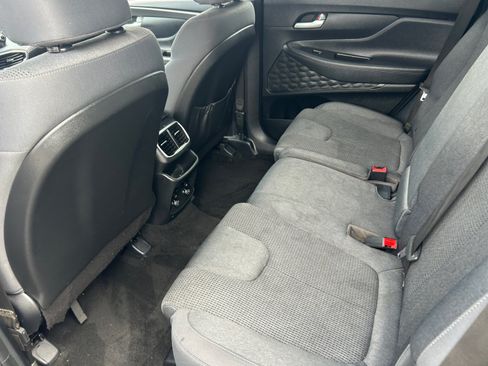 Used 2019 Hyundai Santa Fe SE FWD image 17