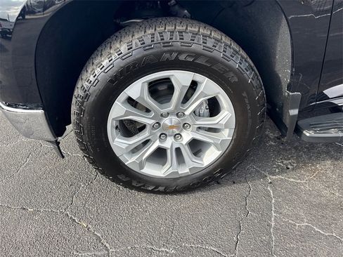 Used 2025 Chevrolet Silverado 1500 LTZ w/ Z71 Off-Road Package image 12