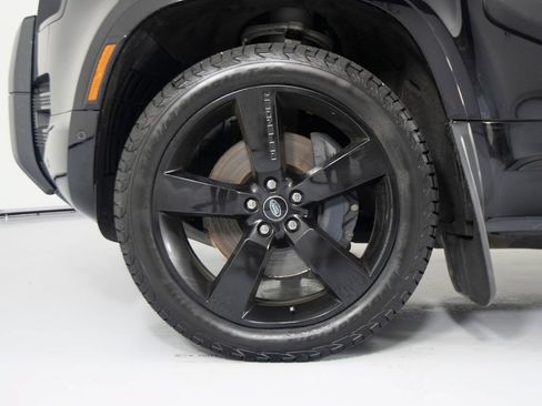 Used 2024 Land Rover Defender 90 X-Dynamic SE AWD/4WD image 12