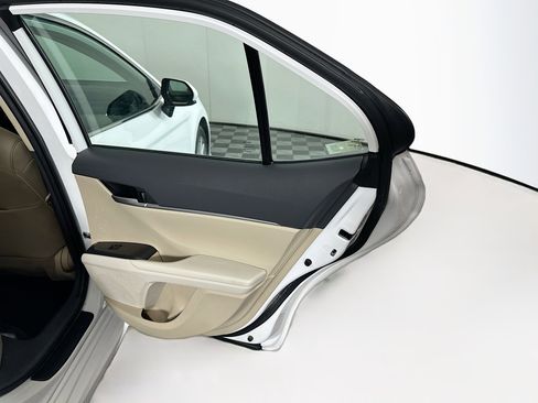 Used 2024 Toyota Camry LE image 27