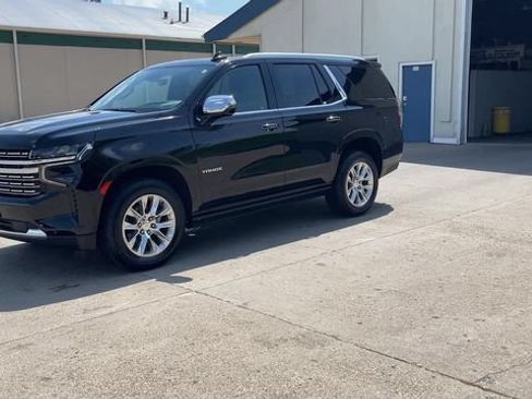 Used 2023 Chevrolet Tahoe Premier w/ Premium Package AWD/4WD image 4