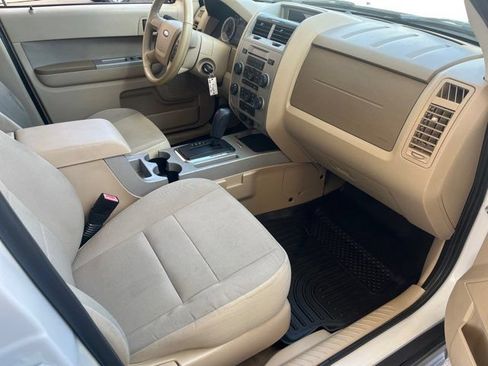 Used 2010 Ford Escape XLT AWD/4WD image 7