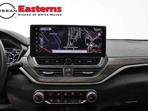 Used 2023 Nissan Altima 2.5 SV w/ SV Premium Package AWD/4WD image 12