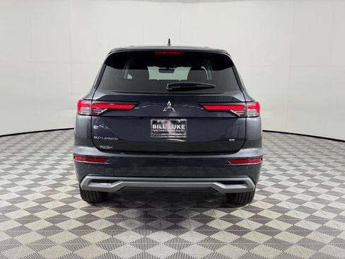 Used 2025 Mitsubishi Outlander SE FWD image 7