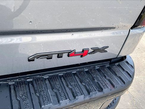 Used 2026 GMC Sierra 1500 AT4X w/ LPO, Black Badging Package AWD/4WD image 8