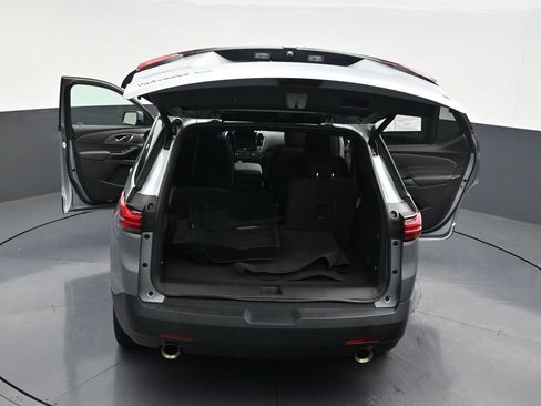Used 2023 Chevrolet Traverse LT image 36