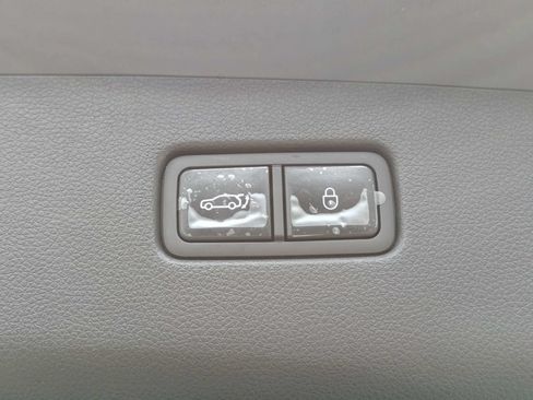 Used 2025 Genesis GV70 3.5T Sport AWD/4WD image 15