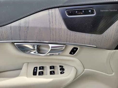 Certified 2025 Volvo XC90 T8 Ultra image 16