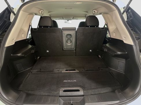 Used 2017 Nissan Rogue SV image 29