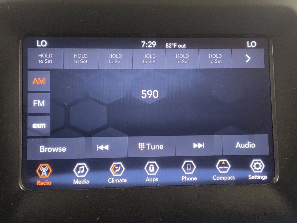Used 2019 Jeep Cherokee Latitude Plus FWD image 25