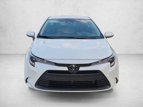 Used 2026 Toyota Corolla LE FWD image 2