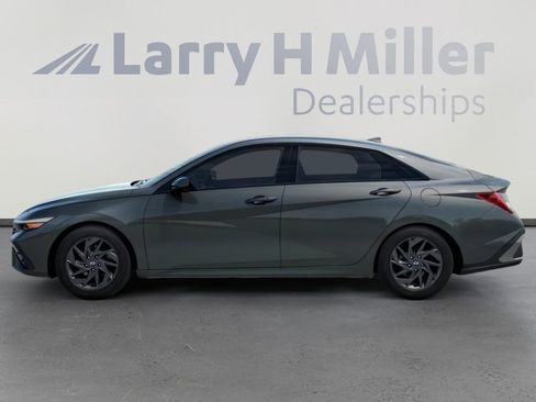 New 2026 Hyundai Elantra Blue image 3