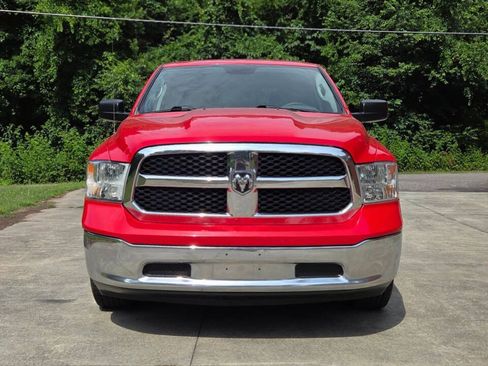 Used 2019 RAM 1500 Classic SLT AWD/4WD image 2