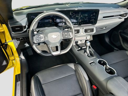 Used 2024 Ford Mustang GT Premium image 9