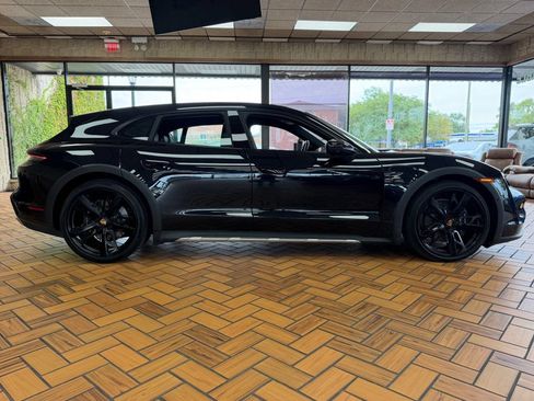 Used 2023 Porsche Taycan 4 Cross Turismo w/ Premium Package AWD/4WD image 14