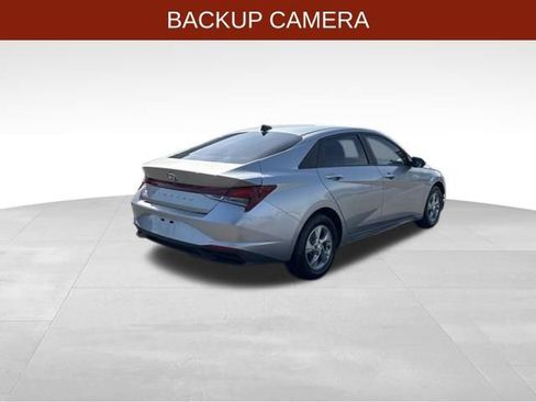 Used 2021 Hyundai Elantra SE FWD image 7