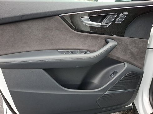 Used 2019 Audi Q8 Prestige image 13