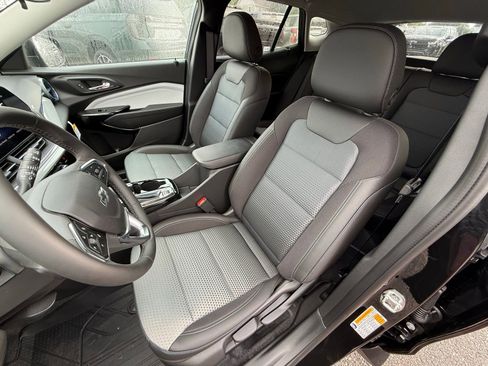 New 2026 Chevrolet Trax LT w/ Driver Confidence Package FWD image 13