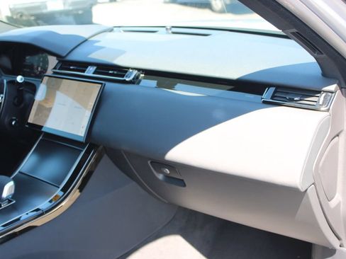 Used 2025 Land Rover Range Rover Velar Dynamic SE AWD/4WD image 29