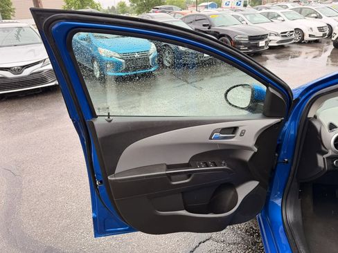 Used 2018 Chevrolet Sonic LT FWD image 10