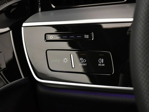 Used 2025 Audi S8 image 19