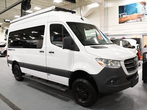 Used 2022 Mercedes-Benz Sprinter 144 Cargo image 10