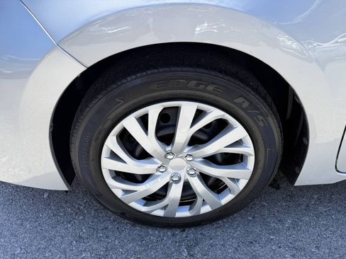 Used 2019 Toyota Corolla LE FWD image 24