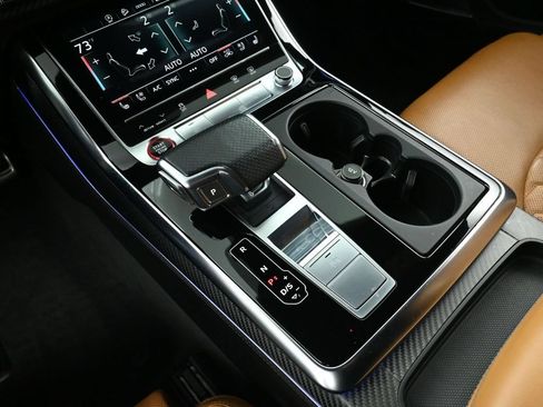 Used 2022 Audi RS Q8 w/ Luxury Package AWD/4WD image 39