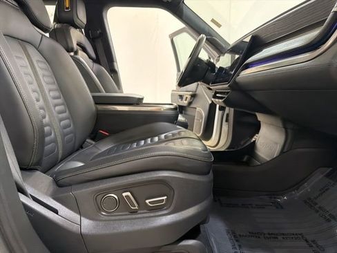 Used 2023 Rivian R1S Adventure AWD/4WD image 26