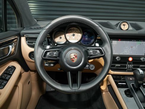 Certified 2026 Porsche Macan AWD/4WD image 30