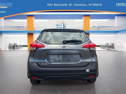 Used 2018 Nissan Kicks S FWD image 4