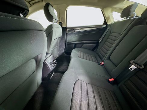 Used 2019 Ford Fusion SE image 24