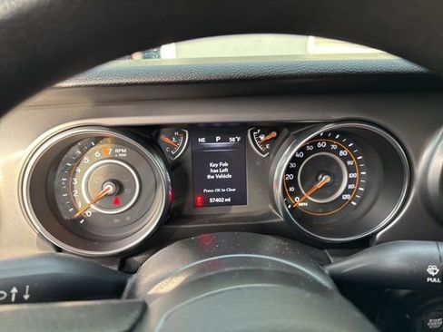 Used 2021 Jeep Gladiator Sport image 28